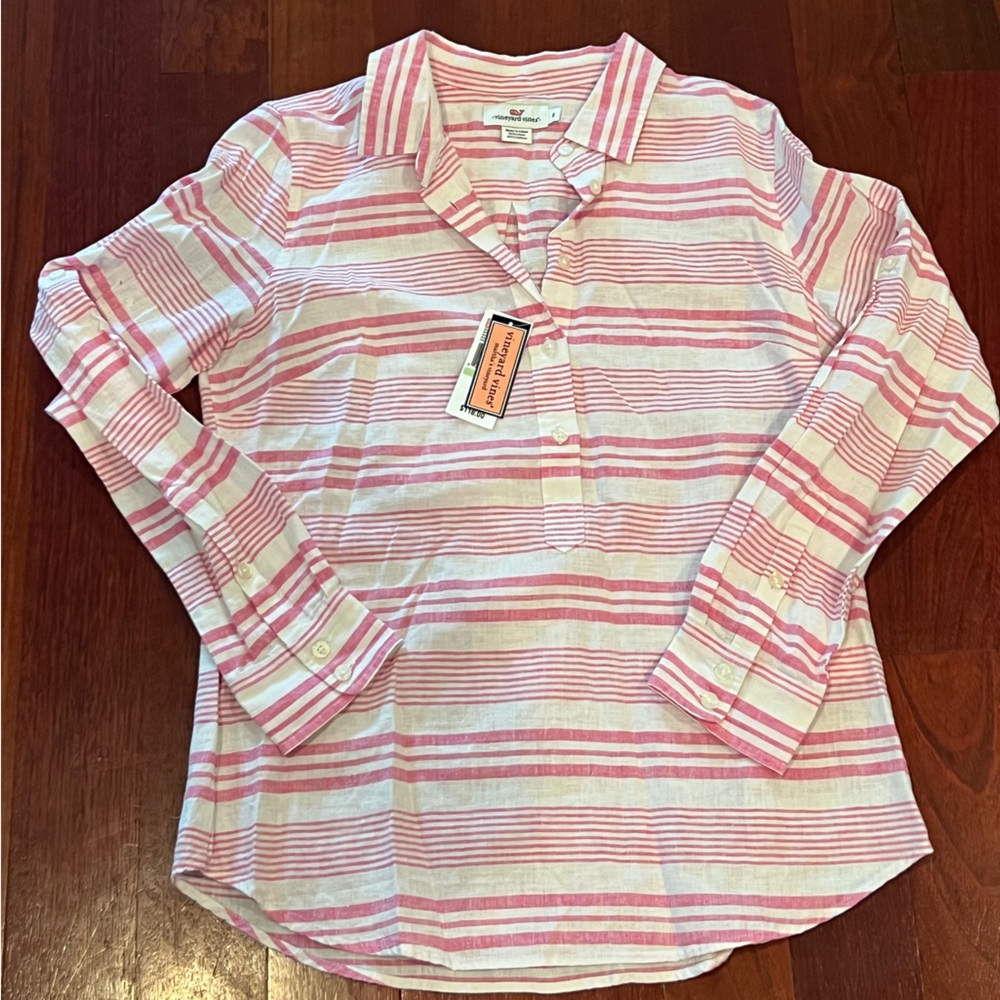 NWT women’s Vineyard Vines Pink and White Button Down Shirt